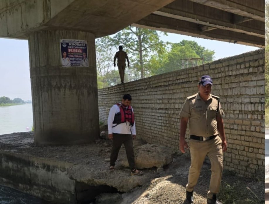 इलाज के लिए जा रहे युवक ने गंगनहर में लगाई छलांग, इलाके में मचा हड़कंप