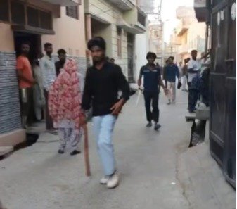 घर में घुसकर महिलाओं पर हमला: रुड़की में दबंगों की गुंडागर्दी का वीडियो चर्चा में