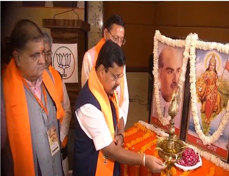 बीजेपी ने शुरू की 2027 चुनाव की तैयारी, विधायकों और सांसदों को संगठन मजबूत करने के निर्देश