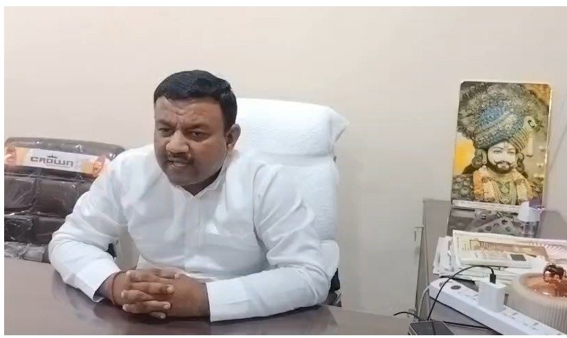 फेसबुक पोस्ट को लेकर रुड़की में राजनीतिक संग्राम, पूर्व मेयर ने मंत्री समर्थकों पर लगाया दबाव बनाने का आरोप