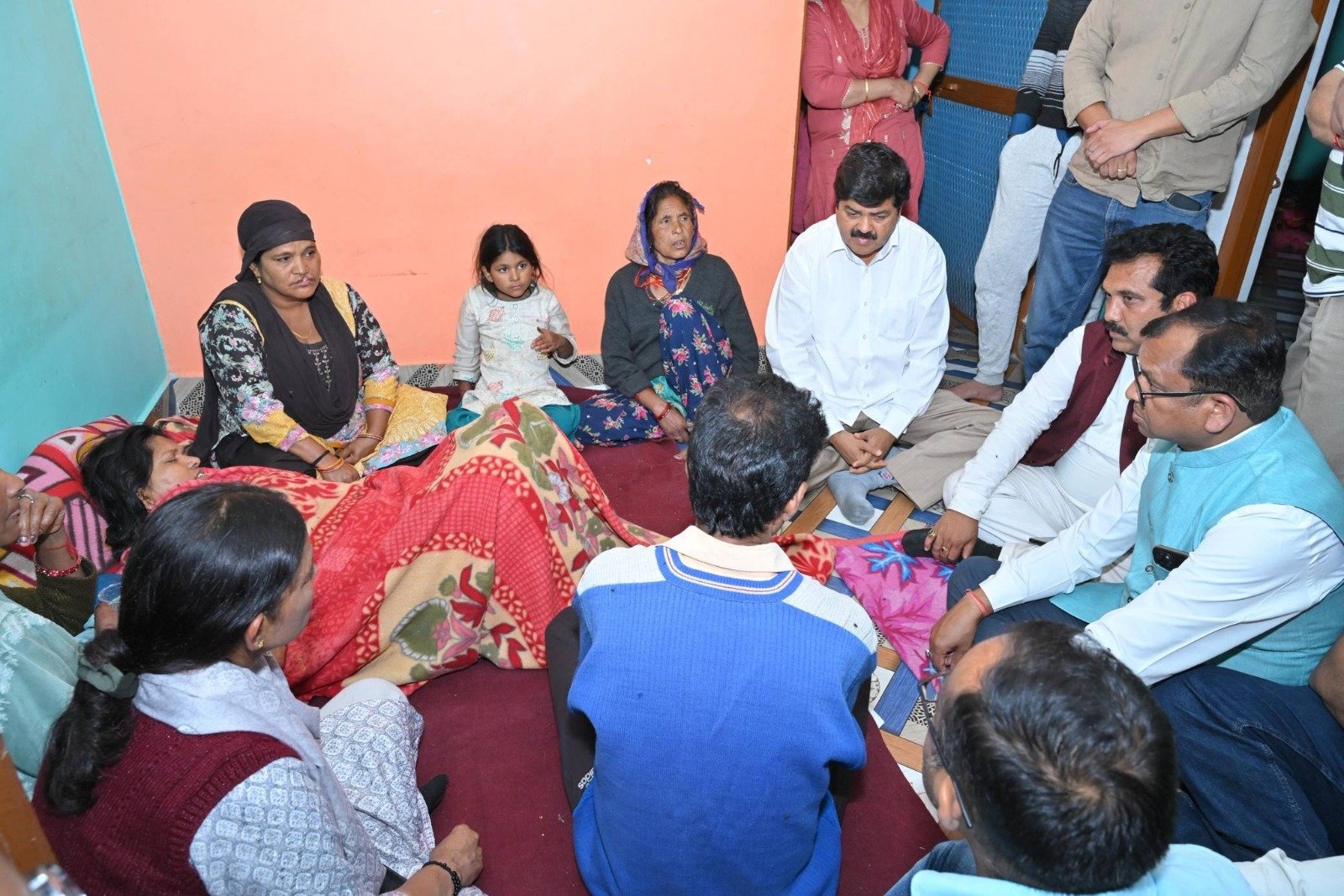 रैतपुर पहुंचे कांग्रेस नेता अरुणा कुमार, बोले- पंकज कुमार मामले में हो निष्पक्ष जांच