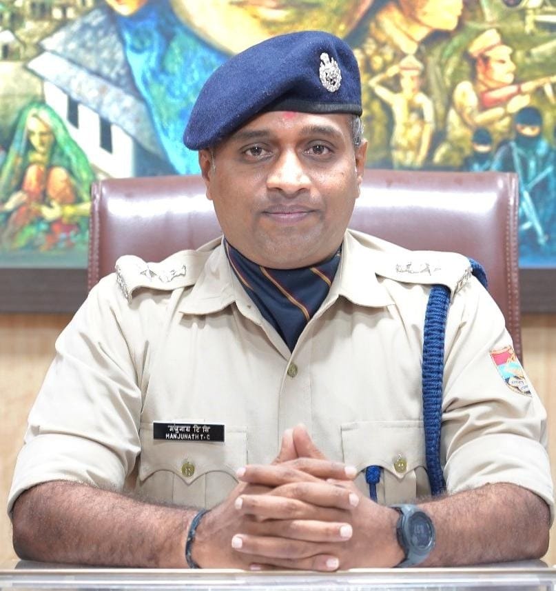 एसएसपी डॉ. मंजूनाथ टीसी की अनोखी पहल, बाइक और पैदल चलकर दिया ऊर्जा संरक्षण का संदेश