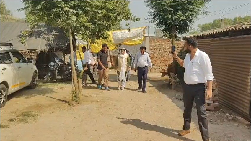 बंदरजुड़ हलाला केस में पीड़िता के घर पहुंचीं फरजाना बेगम, न्याय का दिलाया भरोसा
