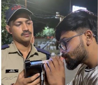 देहरादून में ट्रैफिक नियम तोड़ने वालों पर आरटीओ का शिकंजा, 11 वाहन सीज