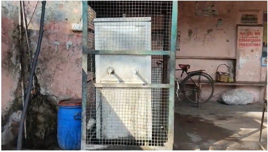 लंढौरा में बंद पड़े वाटर कूलरों से जनता परेशान, गर्मी में राहत के इंतजाम फेल