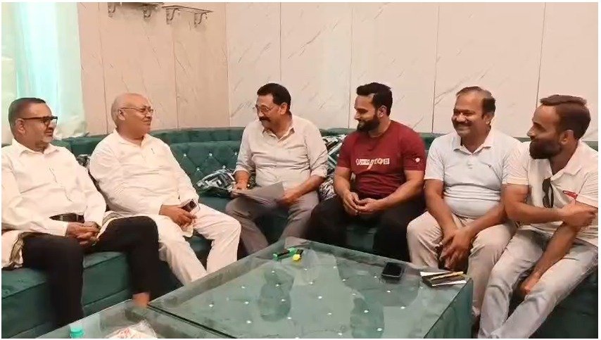 फर्जी शस्त्र लाइसेंस मामले पर गरजे विधायक आदेश चौहान, भाजपा नेता के संबंधों की जांच की मांग