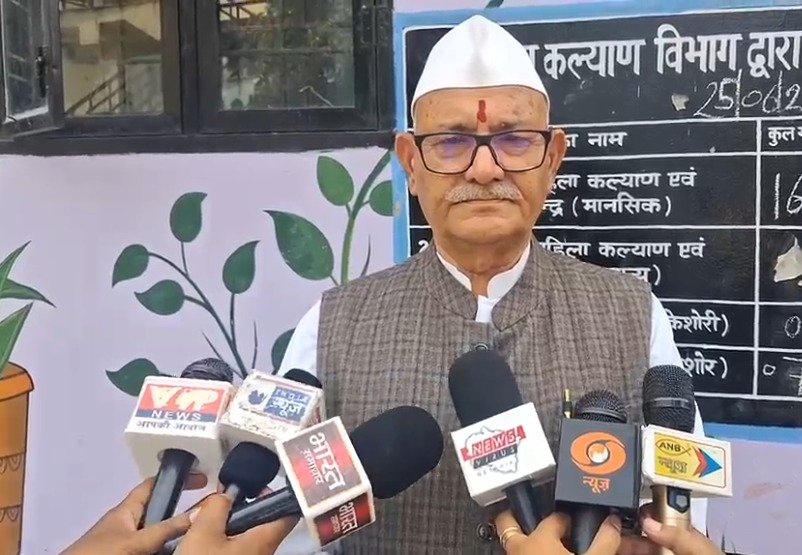 देहरादून में निर्माण कार्यों की समीक्षा, नारी निकेतन और अस्पताल परियोजनाओं का हुआ निरीक्षण