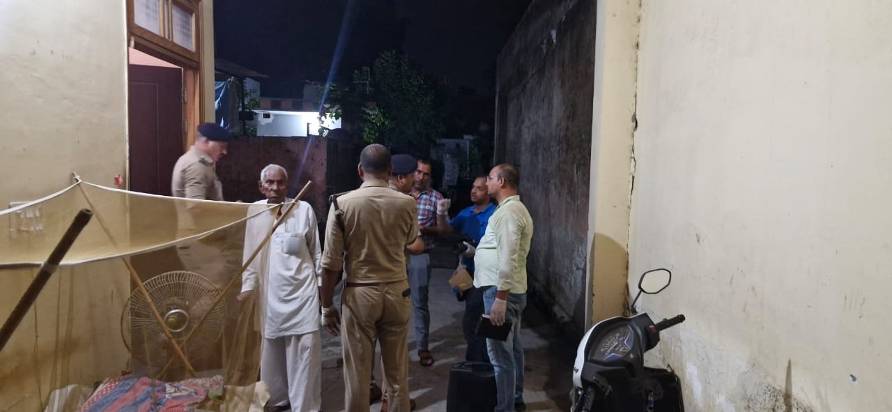 बाजुहेड़ी गांव में गोलीकांड से मचा हड़कंप, आरोपी प्रधान पति की तलाश जारी