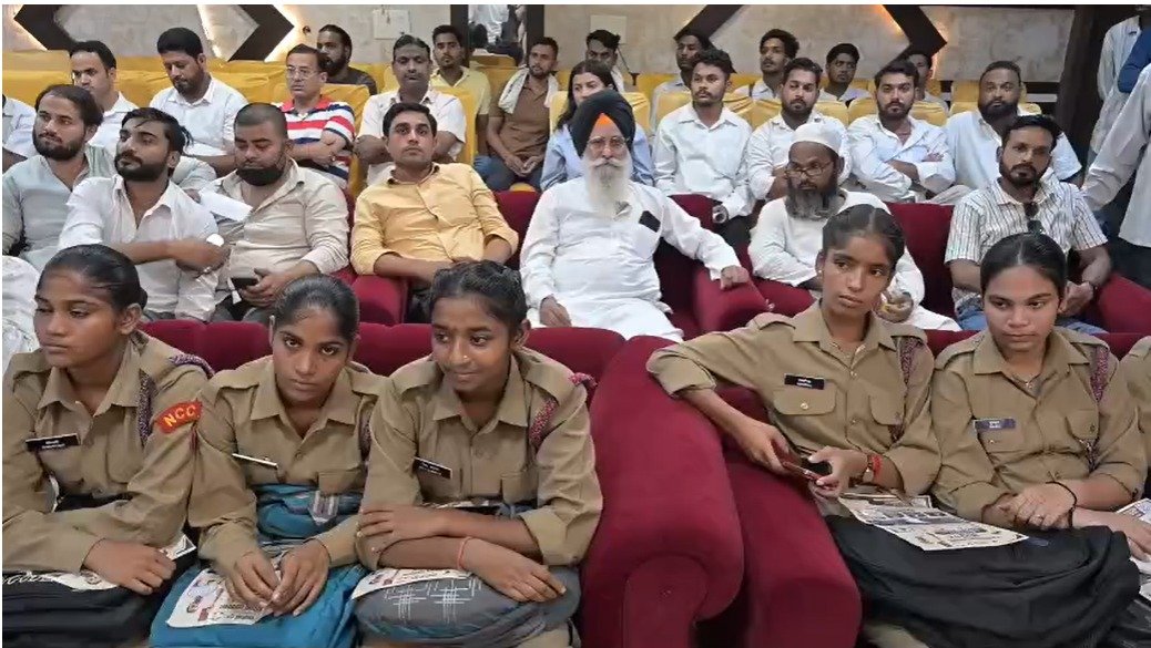 पेपर लीक और शिक्षा व्यवस्था को लेकर कांग्रेस का प्रदर्शन, रुड़की में छात्रों के मुद्दों पर सरकार को घेरा