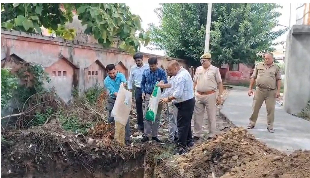 खटीमा में नष्ट किया गया भारत-नेपाल सीमा से जब्त 25 क्विंटल काजू-अखरोट, प्रशासन ने की कार्रवाई