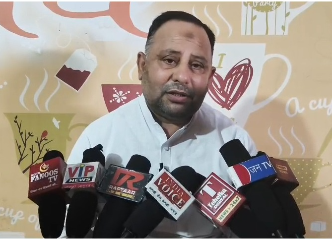 “नाम नहीं जानते, तो न्याय क्या देंगे?” NEET विवाद पर रुड़की के छात्रों और कोचिंग संस्थानों का फूटा गुस्सा