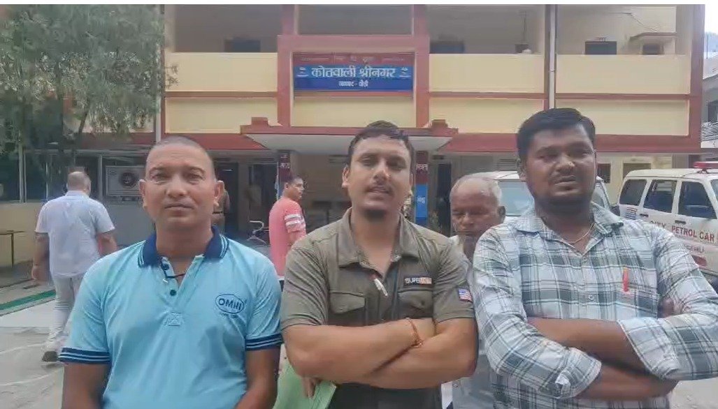 पौड़ी के जाख शाखा डाकघर में वित्तीय अनियमितता, ग्रामीणों ने लगाए गंभीर आरोप