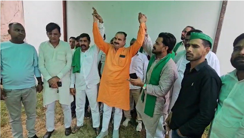 हाउस अरेस्ट के बाद किसानों की वार्ता सफल, टोल घेराव स्थगित